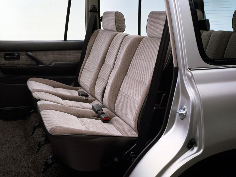  Toyota Land Cruiser 80 Wagon GX 1989 года  (JP) (фото 3 из 5)